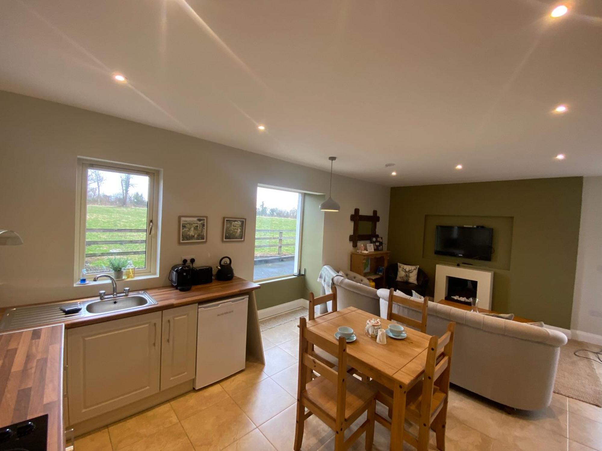 Luxury Country Escape Lejlighed Ennis Eksteriør billede